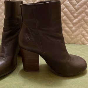 dark brown sole society ankle booties size 5.5